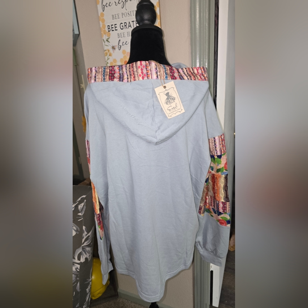 Easel Light Gray Hoodie with Orange Smiley Face (F) - Picture 3 of 9